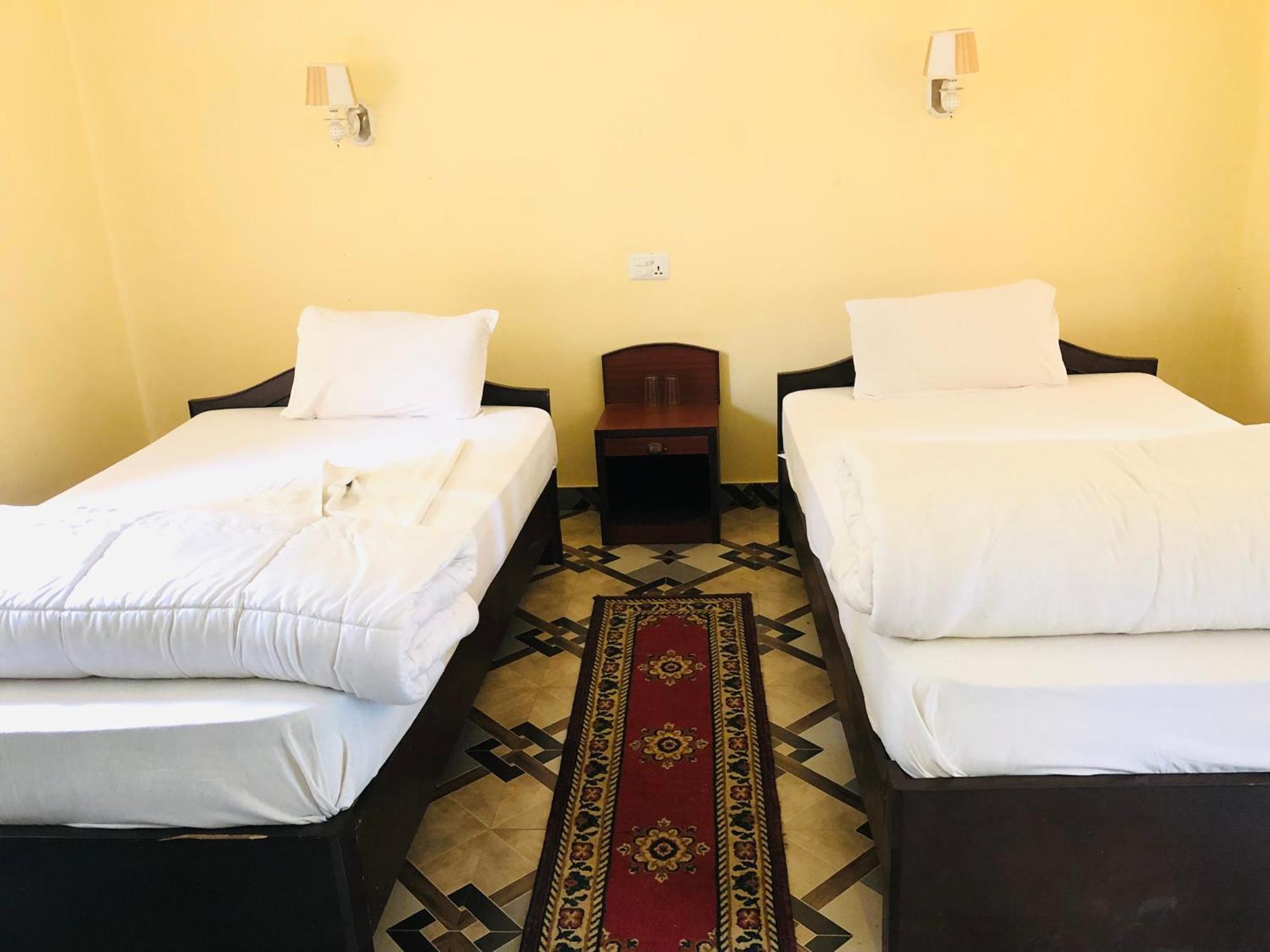 Silent Park Hotell Sauraha Eksteriør bilde