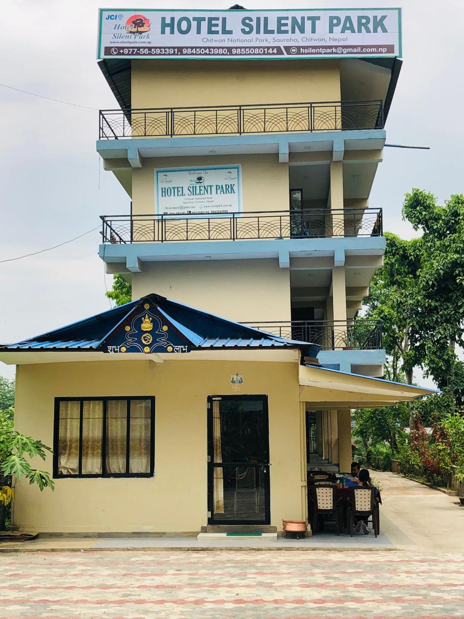 Silent Park Hotell Sauraha Eksteriør bilde