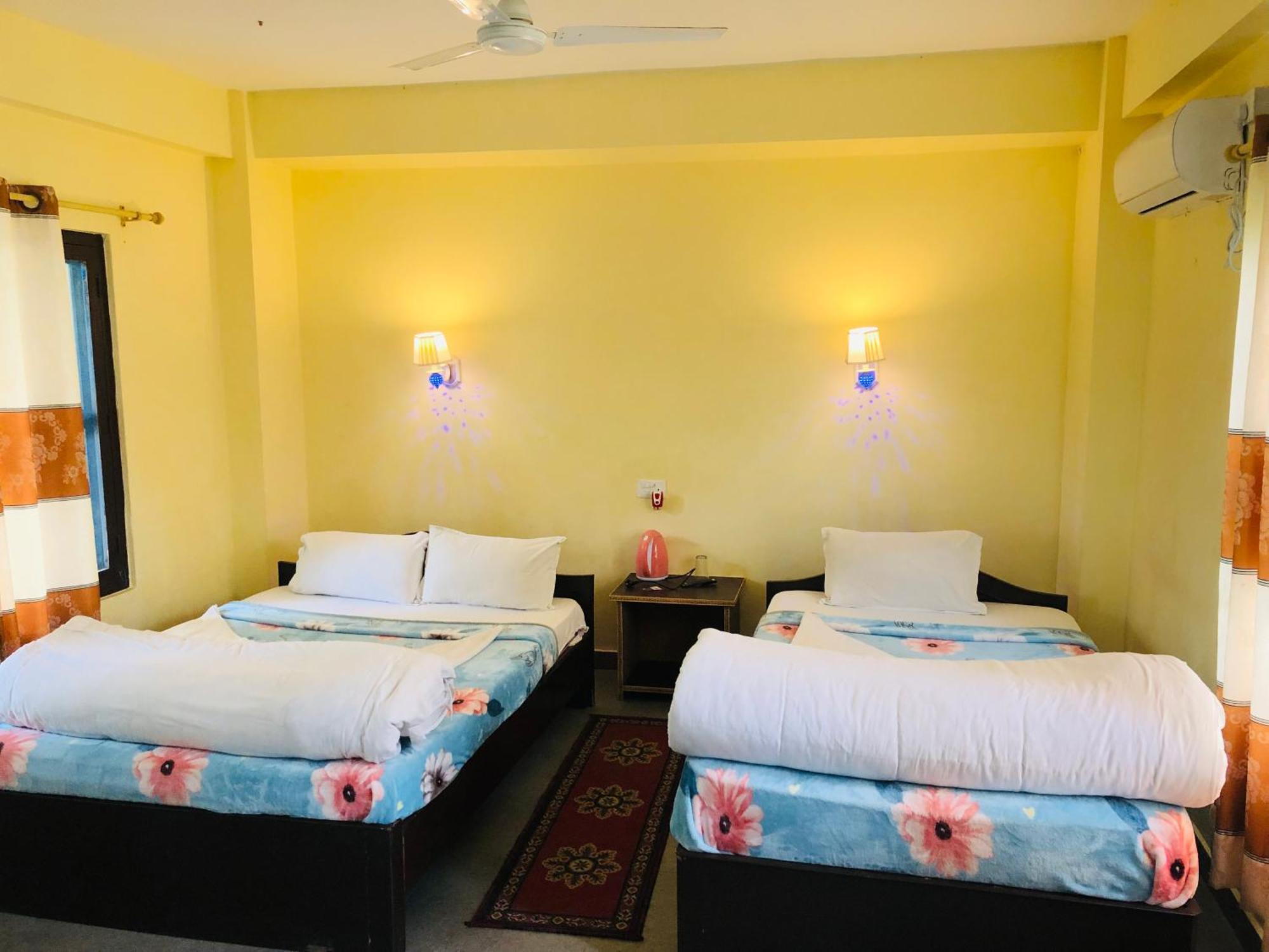 Silent Park Hotell Sauraha Eksteriør bilde